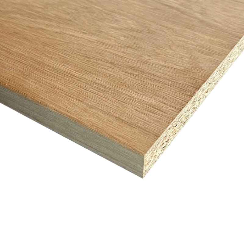 Fineret korpusplade i europæisk eg